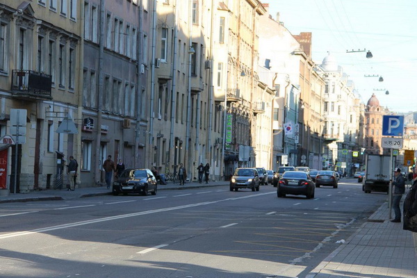 Пока не платящих за парковку питерских водителей штрафовать не будут