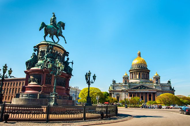 Петербург вошел в список самых популярных городов для летнего семейного отдыха